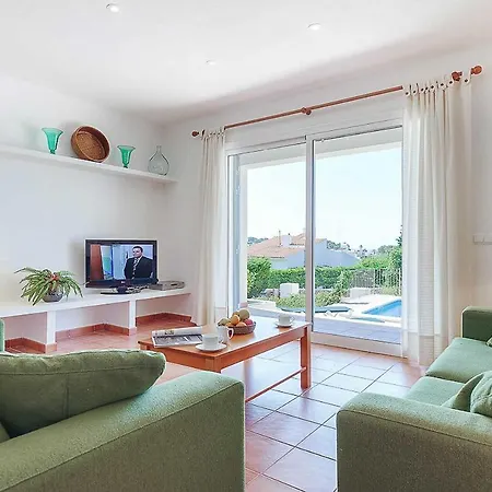 Poppy Villa
